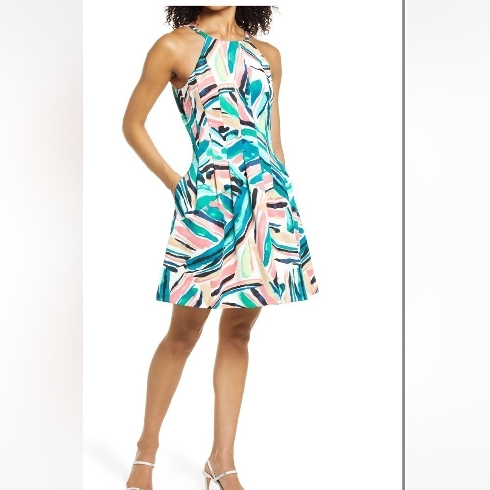 VINCE Camuto Sleeveless Scuba Fit & Flare Dress in Size 6. NWT